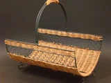 krantenmand riet met ijzer wicker basket 1